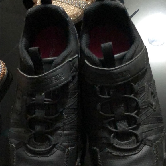 Shoes - Picture 6 of 8